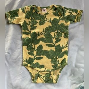 Kate Quinn 6-12mos short sleeve onesie yellow and green